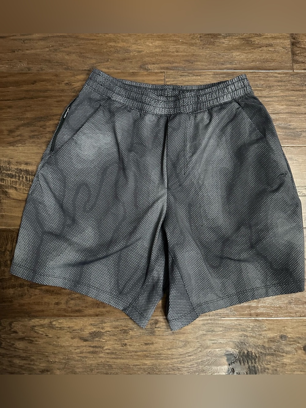 Lululemon Men's Pace Breaker Unlined Black Patterned Shorts Size Small*
